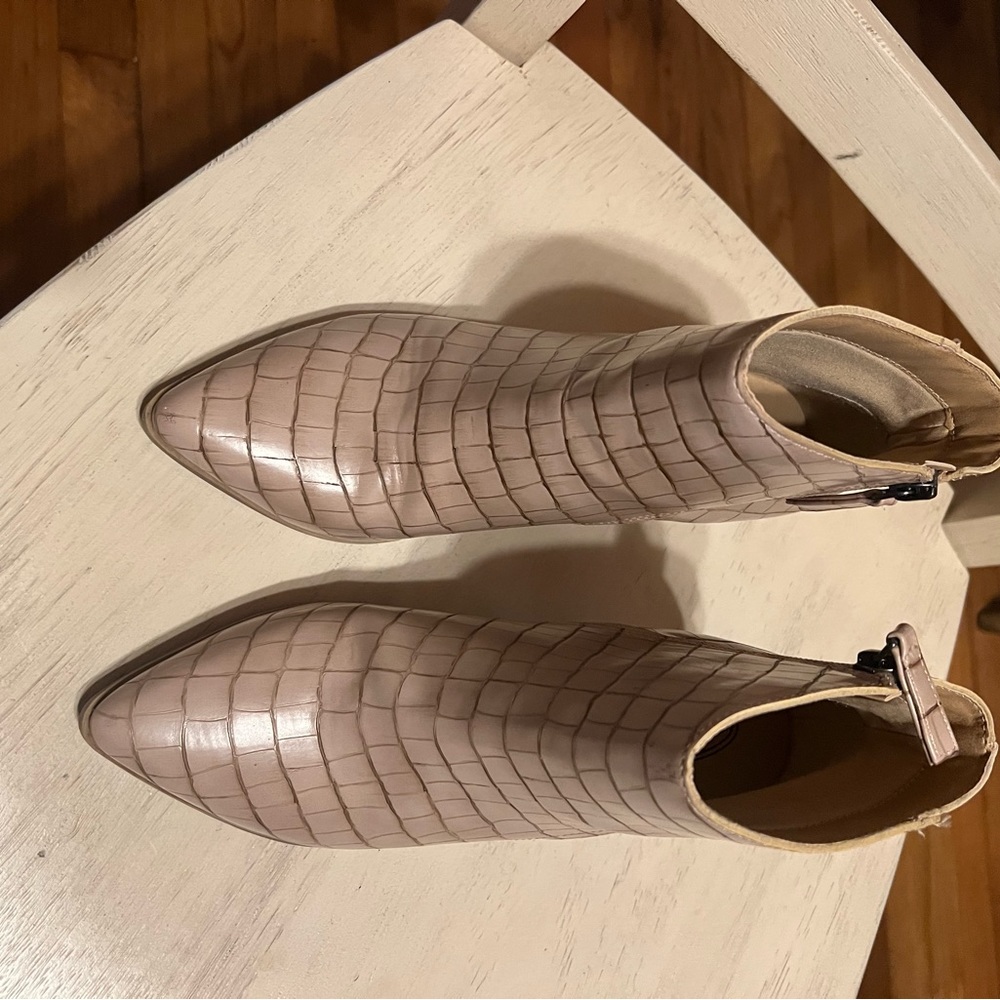 Scoop boots